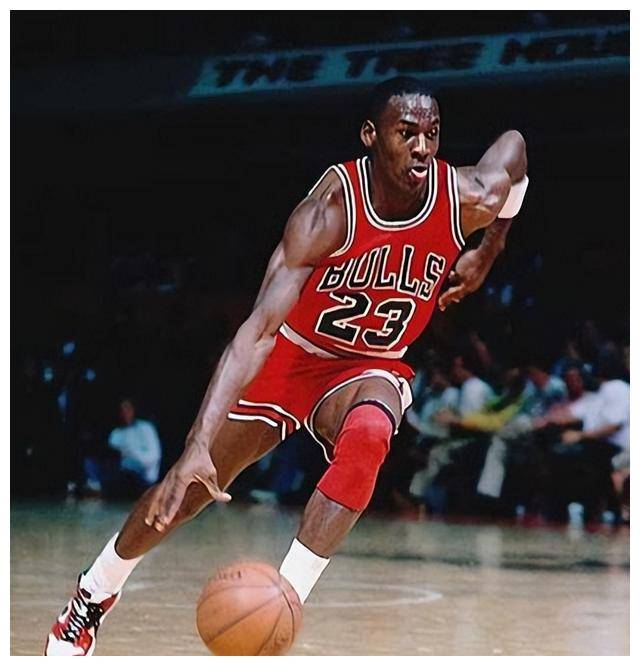 詹姆斯与乔丹:40000分之争,究竟谁的得分纪录更闪耀?