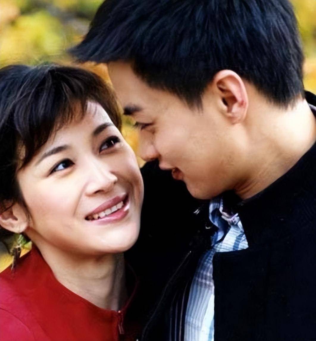 亮剑女神抛弃相爱5年的初恋,转身嫁给50亿富豪,丈夫却锒铛入狱_童蕾