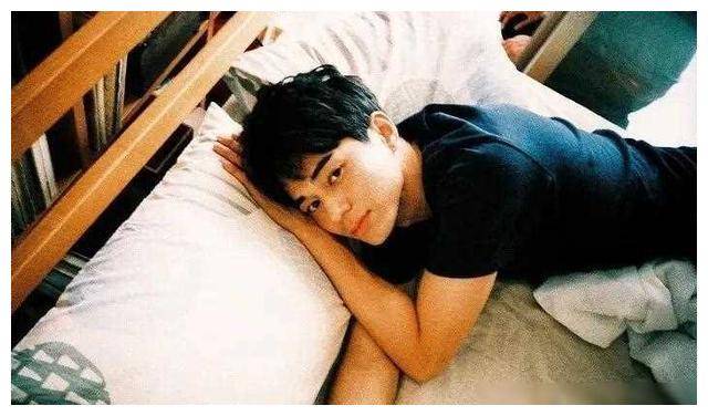 夜夜思念前男友霍然出现情感纷扰暗潮涌动