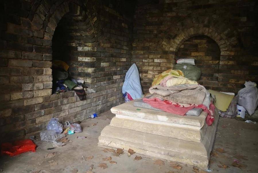 原创一座600年前的公主墓意外发现里面有人居住这是怎么回事