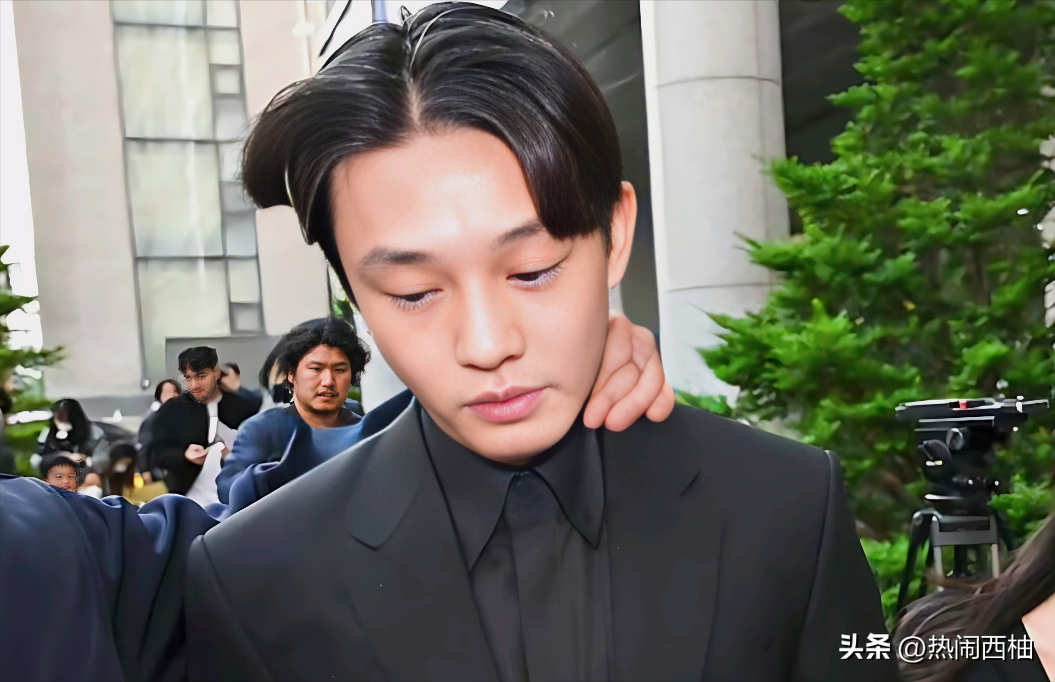 刘亚仁出庭第三次公审明星之路从辉煌到低谷何时再现辉煌