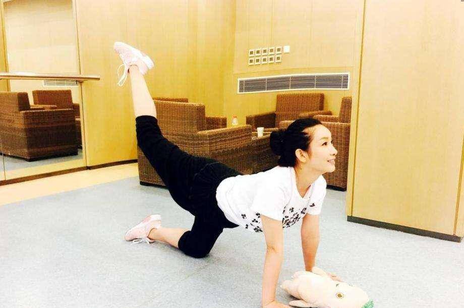 相恋4年的李厚霖分手,36岁嫁二婚的王新军后,苦尽甘来_工作_刘岩_姐姐