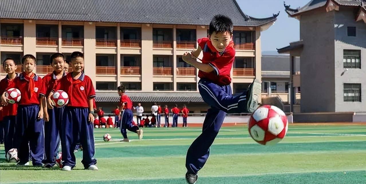 原创王旭校长呼吁建议中小学生每天都有一节体育课