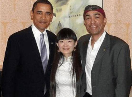 他是奥巴马亲弟弟,现今定居深圳还娶河南美女,坦言:从不靠哥哥_狄善九