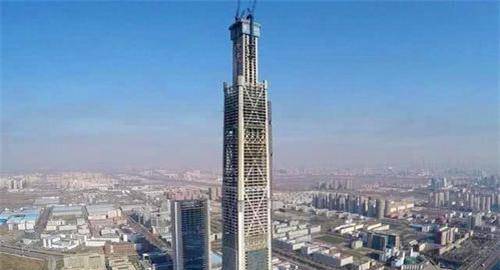 原创中国富豪花700亿建第一高楼只为噱头拉投资现已成最大烂尾楼