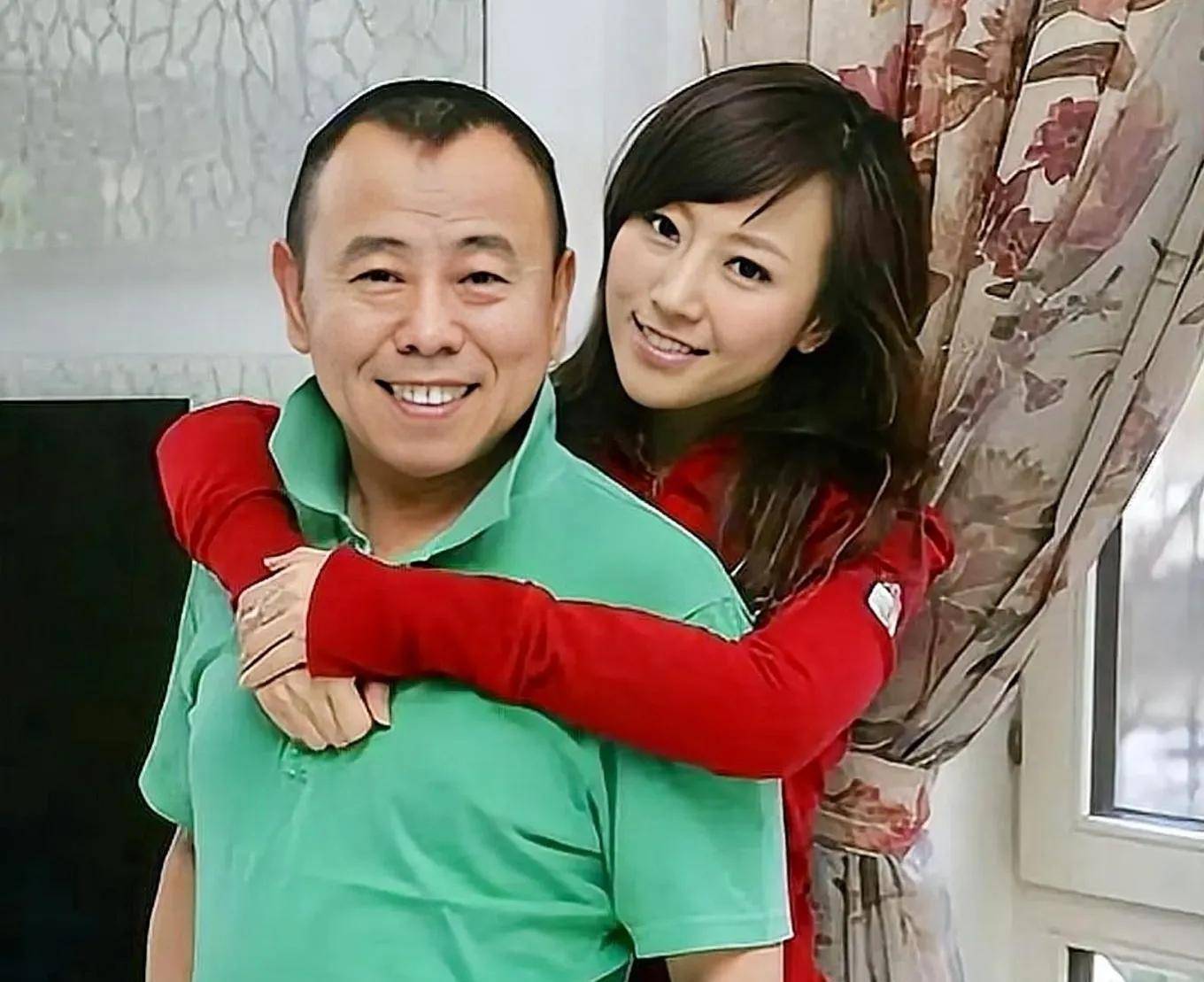 潘阳:嫁10亿富豪,婚后10年,为何带着儿子长住娘家?_石磊_潘长江_女儿