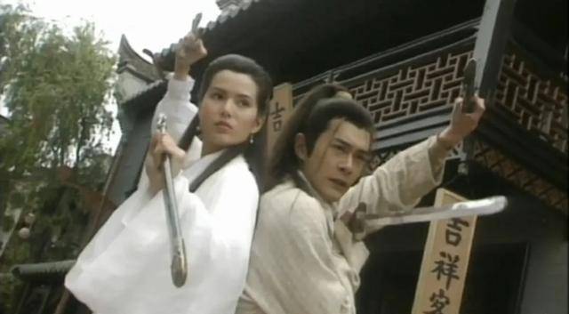 一个多月后,郭靖和杨过抵达终南山,发现重阳宫内有打斗之声,急忙进去