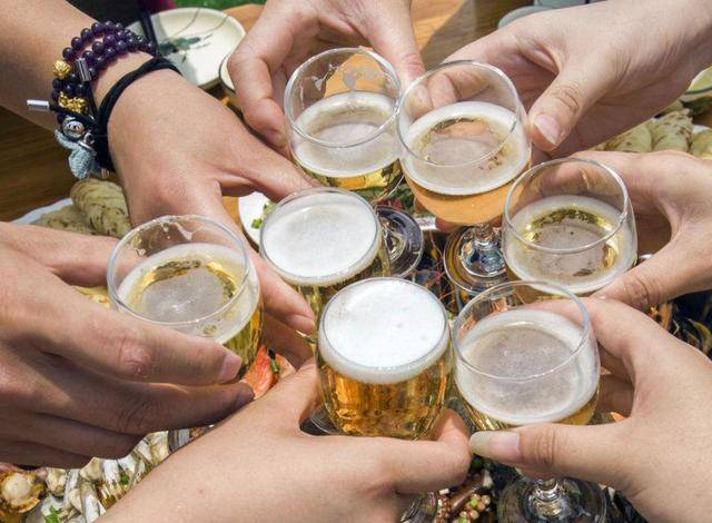酒后身体若有5种表现,或说明不适合再喝酒了,建议尽早戒酒
