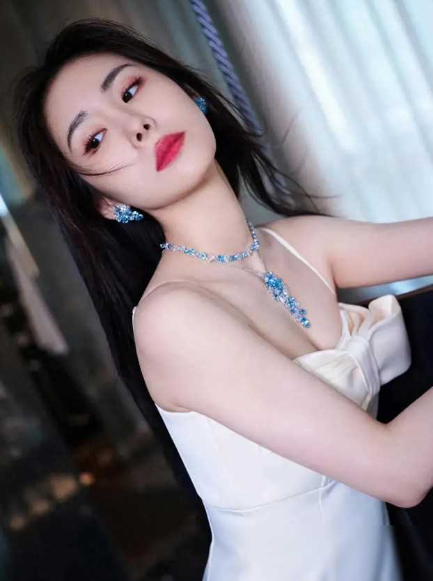 原创张碧晨美貌与才华可以兼得我们只管欣赏