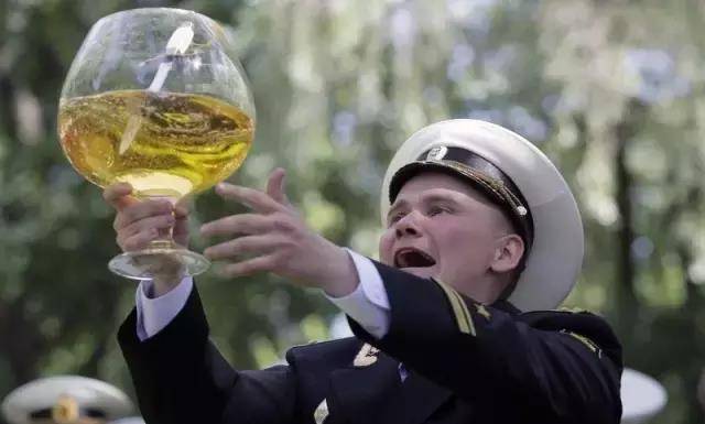 俄罗斯喝酒图片大全图片