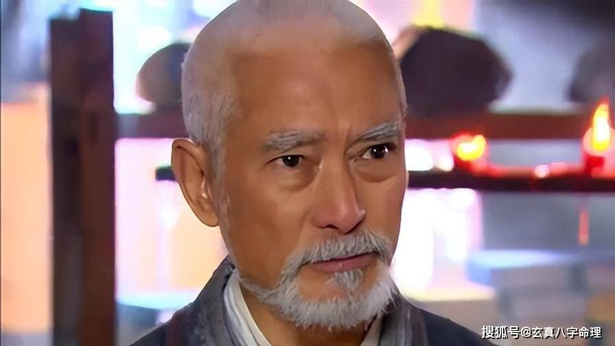 虚竹娶了两个二婚女人和四个小妾生下十四个儿其中王语嫣生俩