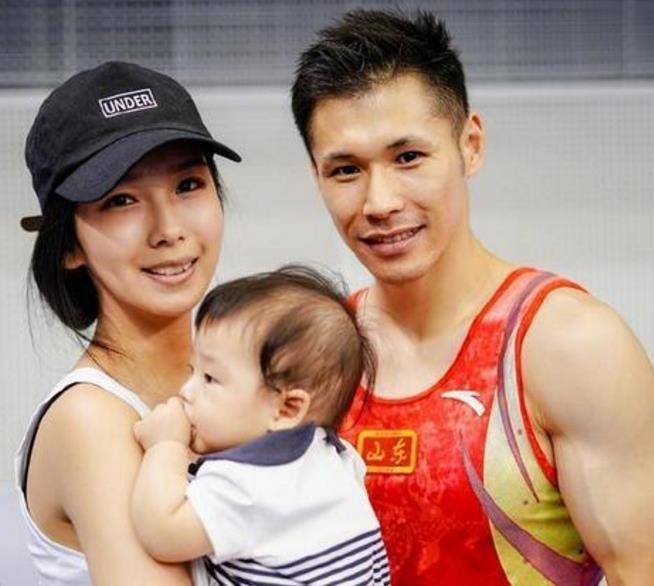 原创体操冠军张成龙因长得帅被富婆追如今身价过亿家庭美满