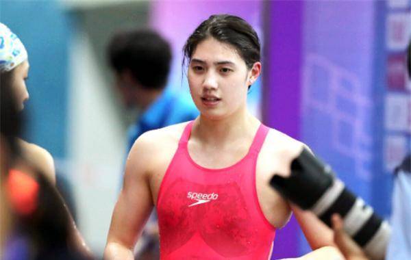 原创她是中国泳坛的新蝶后多次打破比赛记录颜值与实力并存
