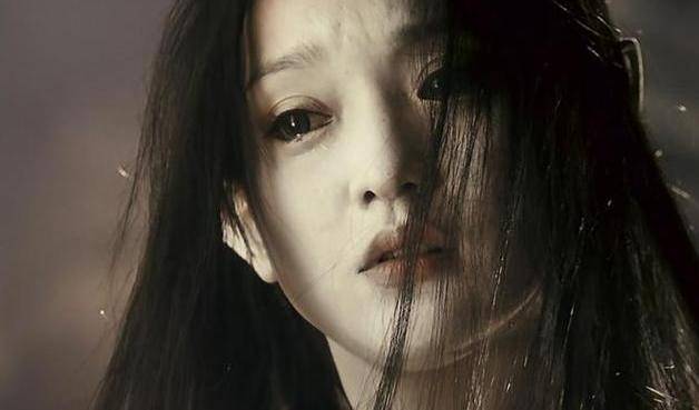 2000年,她出演了电影《苏州河》中的"牡丹",凭借剧中的角色获得了第15