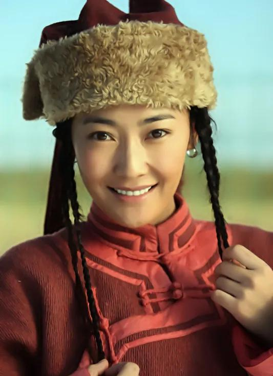 演员阿斯茹:嫁给瘫痪的谷智鑫,结婚9年连生2胎,如今儿女双全_生活