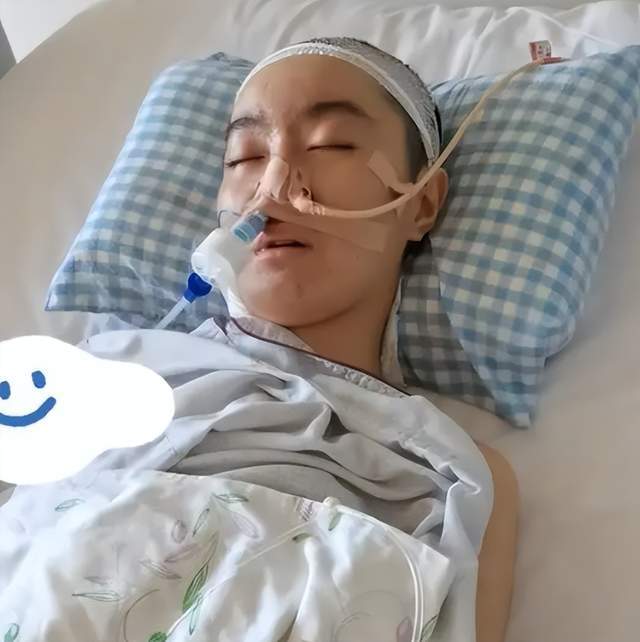 点读机女孩脑瘤手术成功后,状态变差高烧不退,再进icu令人心痛