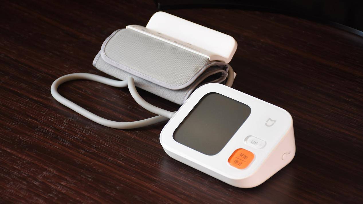 小米智能电子血压计免绑袖带大屏数显送啥不如送健康