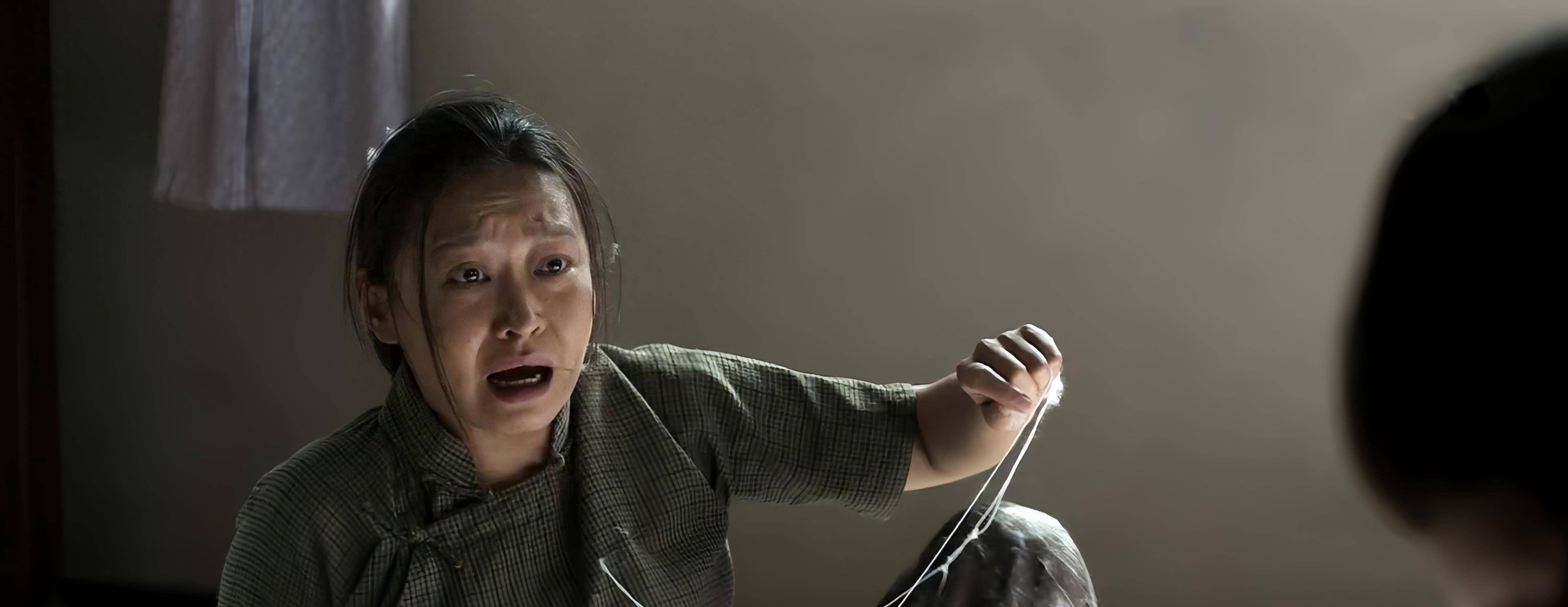 孙妈(张九妹饰)是第四位演员,扮演老年女佣.