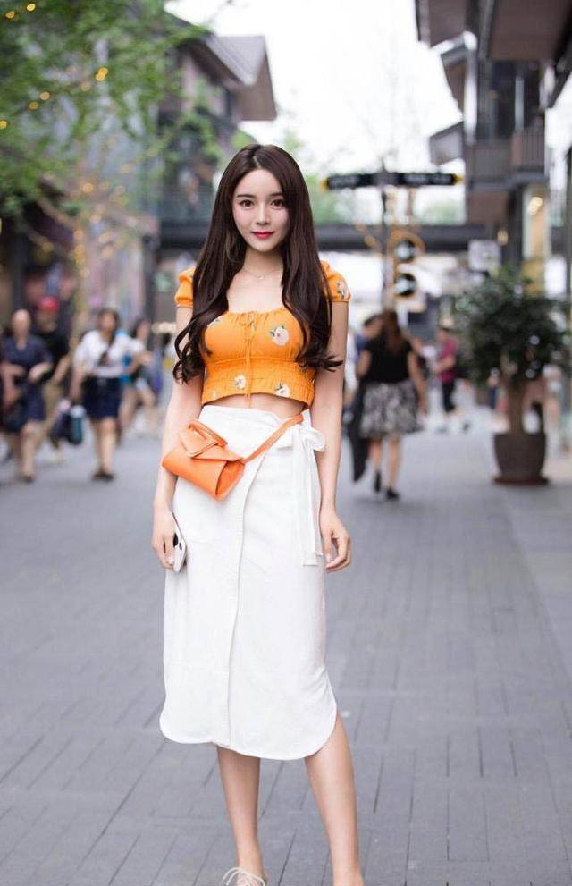 果然,有些裙装美女穿上拍照后,有高级感价格也会飙升!_裙子_风格_时尚