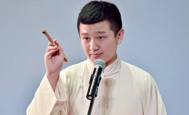 李寅飞直播说金霏的相声大部分我写的全国的社团都用我的作品