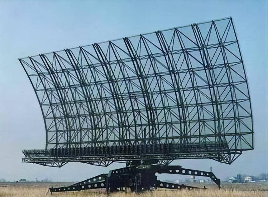 根据现有的资料显示,我国最早的雷达系统为"7010雷达",由于外形酷似