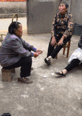 张小斐这身材称得上喜剧界第一人了可惜火了后没人捧