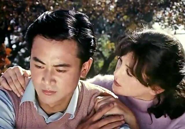 李世玺:原八一厂演员剧团团长,因演雷锋走红,岳母也是位好演员