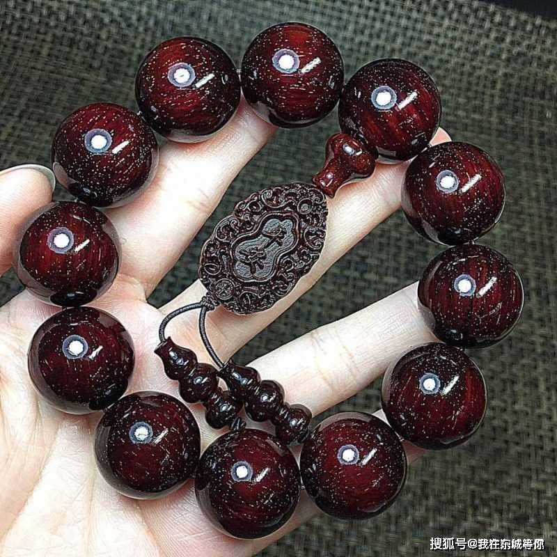 单从价格上讲,笔者认为新手第一串购进单价200～400元的比较合适.