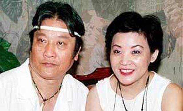 不过呢,此时的万沙浪却并不是没有人照顾,有个郭性女友愿意照顾他