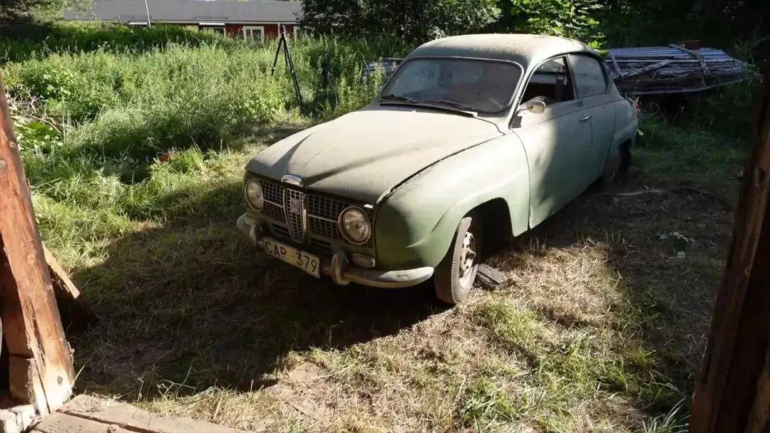 1967年萨博96在废弃谷仓中被遗忘36年后重见天日_搜狐汽车_搜狐网