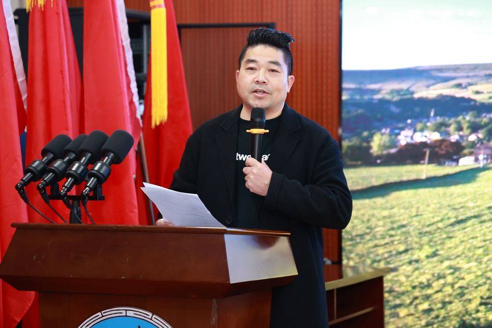 纪实微电影两个半小时全网上线发布仪式在湖北武汉成功举行