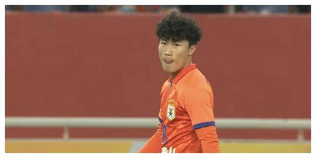 原创吴曦告别谢文腾飞人文交承初耀新声伊一展首脚追光