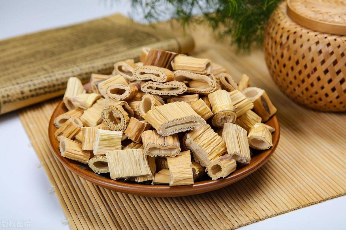 院士提醒:开水里加1物,经常喝点,消散甲状腺结节_蒲公英_症状_甘草