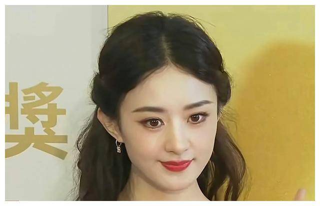 赵丽颖抢眼亮相亚洲电影大奖心仪导演是他