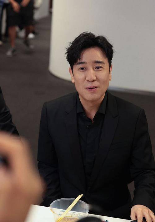 《破晓时分》于和伟,吴越领衔;打响"潜伏"之战_观众_故事_黎明