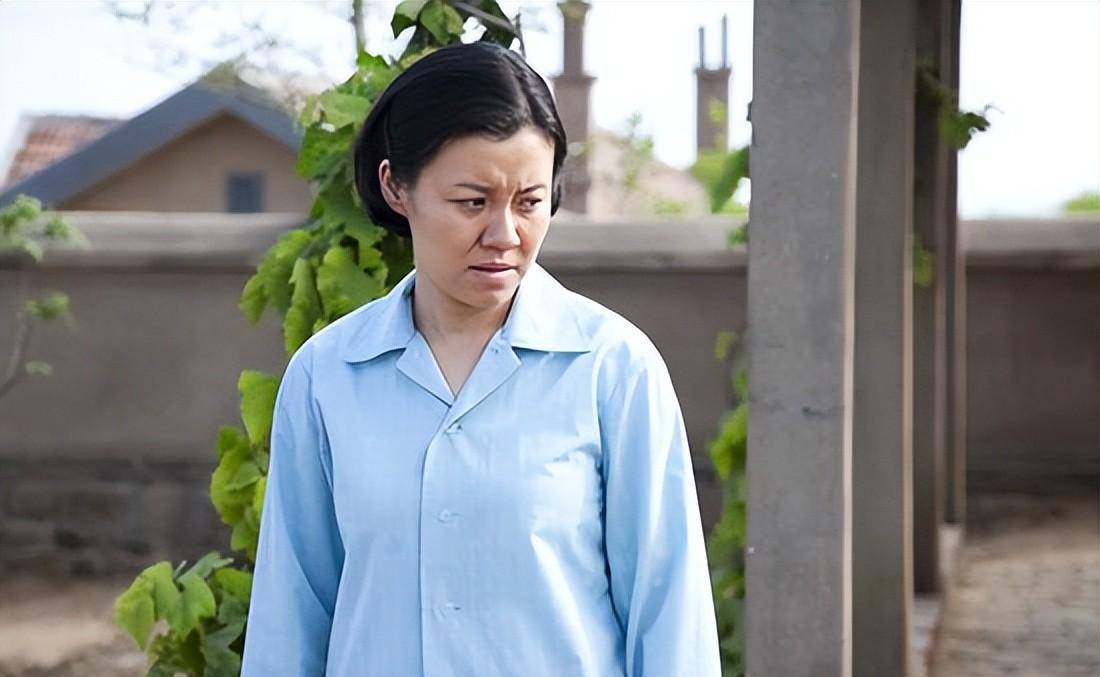 在这之后,刘琳得到了更多的机会,先后主演了《平原枪声》《脚下天堂》