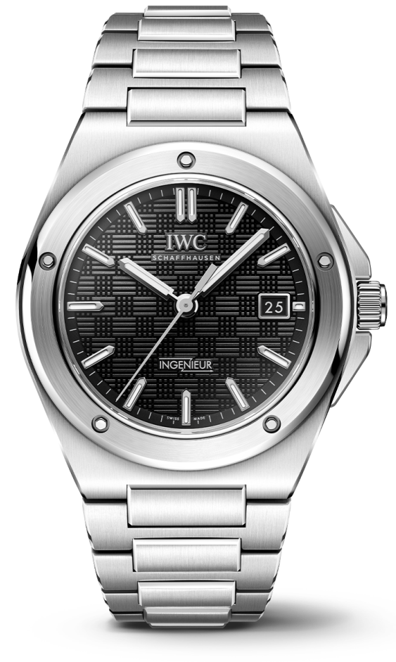 iwcschaffhauseningenieur 40搭载iwc万国表自制的32111型机芯,动力