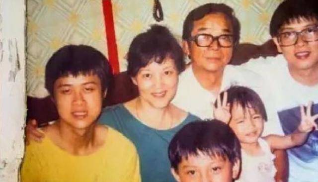 31岁去世,女友痴守10年才嫁人,母亲守墓园度余生_张雨生_张玉仙_音乐