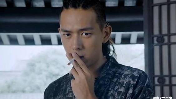 就算是涅槃重生一样,其实这样的人不单单只有三人,例如靠张东升红