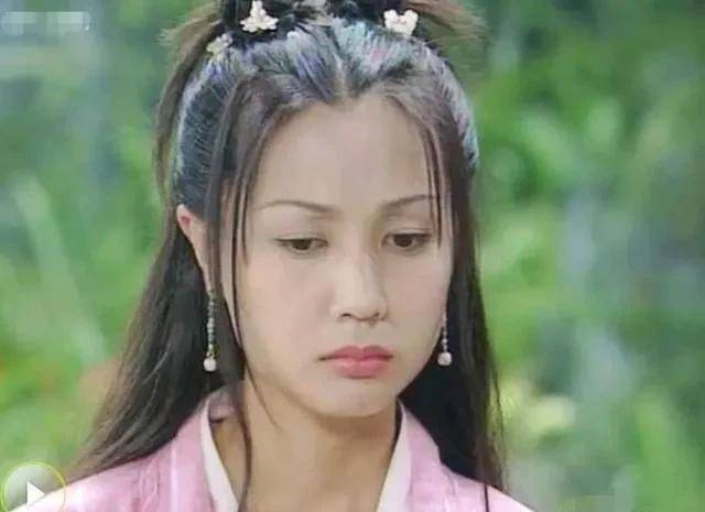 这版的岳灵珊由新加坡的李锦梅出演,李锦梅参加过新加坡的新人选拔赛