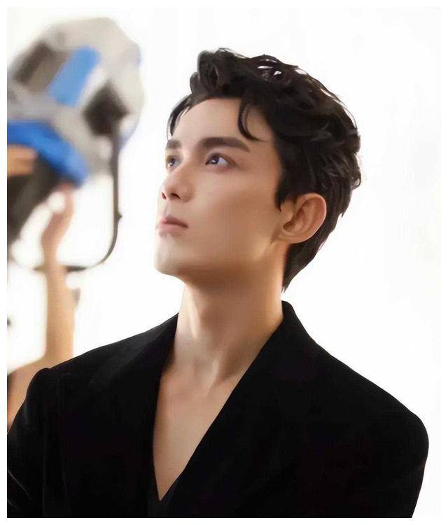 吴磊背后推手是谁惊人转变为何一夜爆红