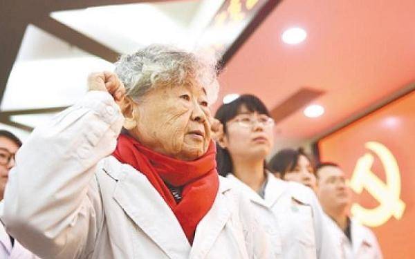 马斯克预测:后果严重>而李恒英却从未觉得他们和其他人有什么不同,在