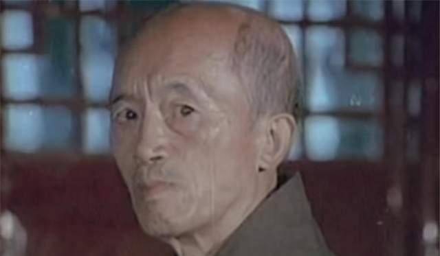 原创海灯法师77岁高龄还能二指禅倒立圆寂多年后徒弟说出事情真相