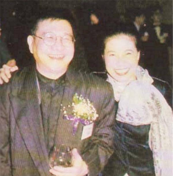 亦舒:若要爱情,没我拿不下的男人;若要物质,没我赚不到的钱_岳华