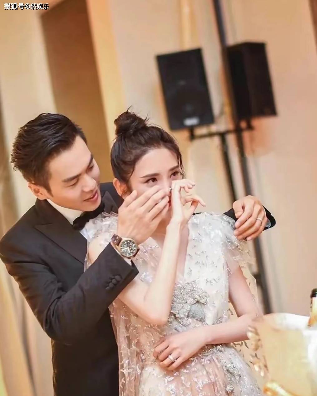 原创唐艺昕自曝情侣纹身内幕拒绝张若昀求婚怕对方觉得不爱他高甜