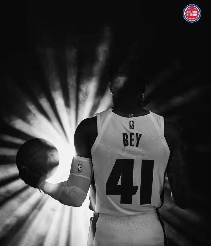 原创不打了正式宣布退出2324赛季这可是勇士的总冠军前锋