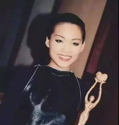 不幸遇渣男患精神分裂,当街大喊:叫我上帝_陈佳明_许美静_时候