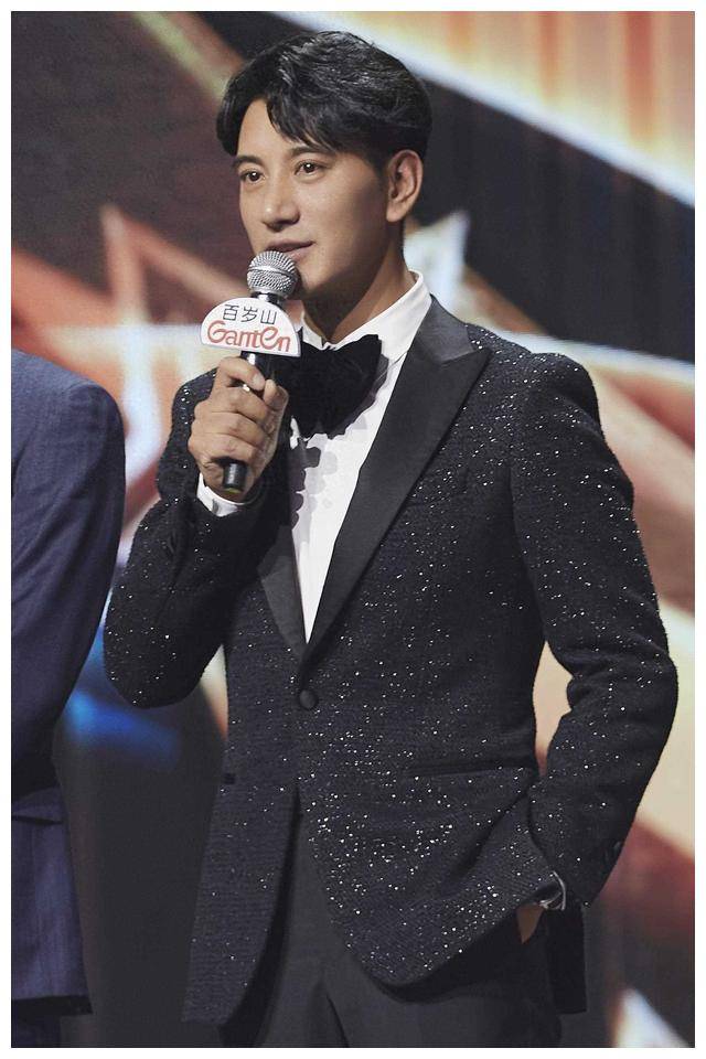 蒲巴甲的多彩过往,情感错综三角恋,搞定了这种场合.