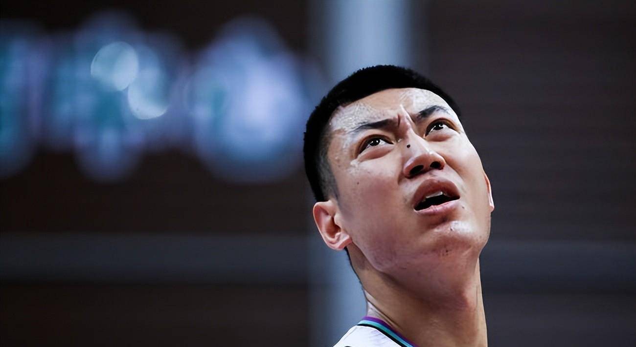 值得一提的是,本场有两名球员是崩盘表现,那就是焦海龙与陈培东,作为