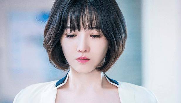 原创陈小纭出道前照片被曝光高颧骨塌鼻子这是换头了吧